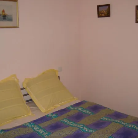 Ancien Corps De Ferme Restaure Avec Jardin Clos, Proche A11, 3 Chambres, Barbecue, Calme Garanti - Fr-1-410-343 *